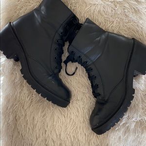 Target Universal Thread Combat Boots